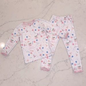 ❌SOLD❌ Cecil and Lou Toddler Girl’s Happy Birthday Print Ruffle  Pajamas (2T)